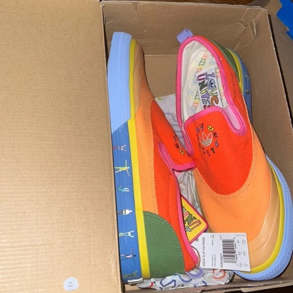 Adidas NIZZA SLIP-ON Colorblock PRIDE SHOES New in Box sz 10 embroidered